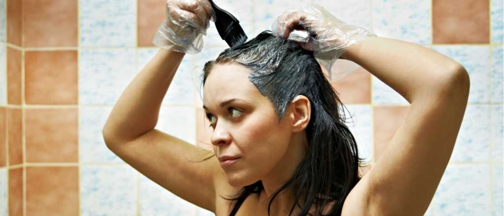 M&eacute;todo para te&ntilde;ir el pelo y ocultar las canas con acondicionador 