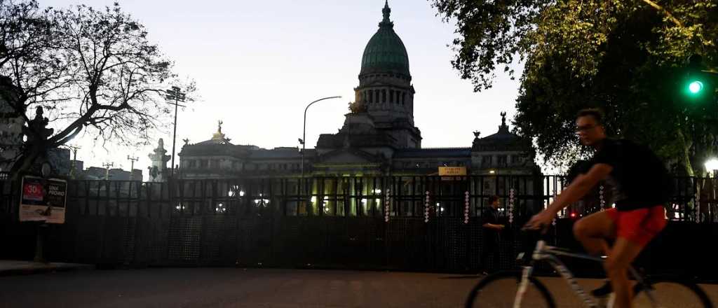 Congreso vallado para la sesi&oacute;n del Senado por el Acuerdo con el FMI