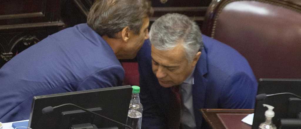 Qu&eacute; postearon los senadores por Mendoza mientras fue el debate