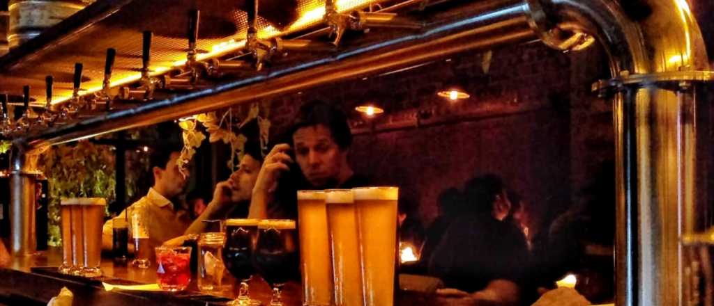 Un famoso bar de la Ar&iacute;stides se expande con nuevos locales