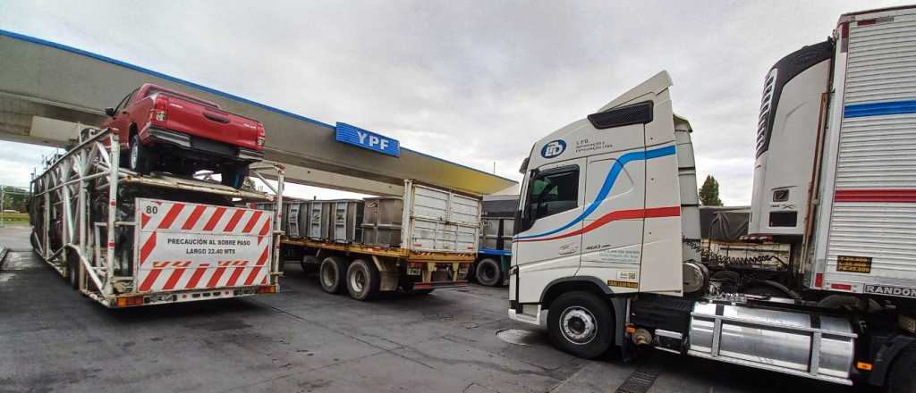 Falta gasoil en Mendoza y hay filas de camiones para cargar