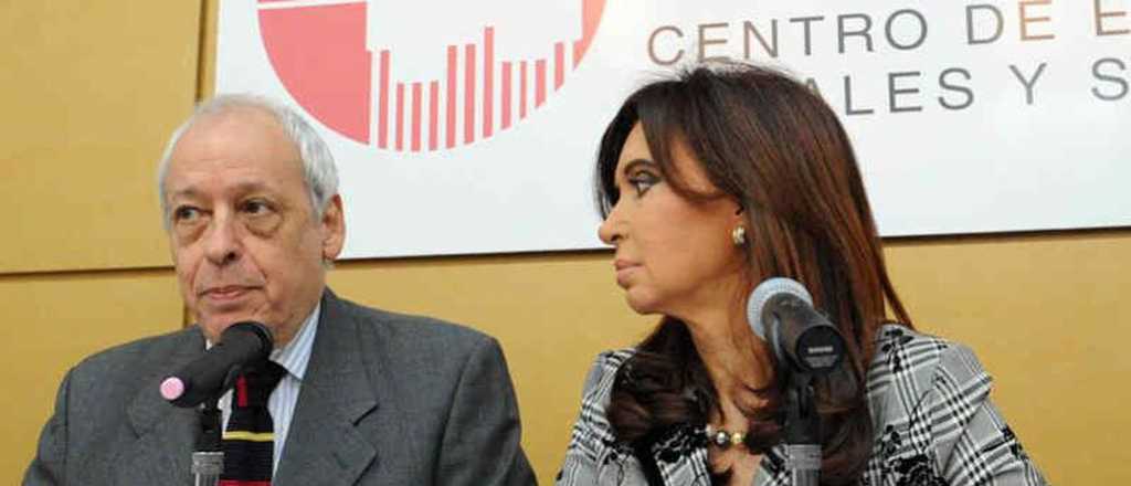 El pron&oacute;stico del entorno de CFK: "Va a saltar por el aire dentro de un mes"