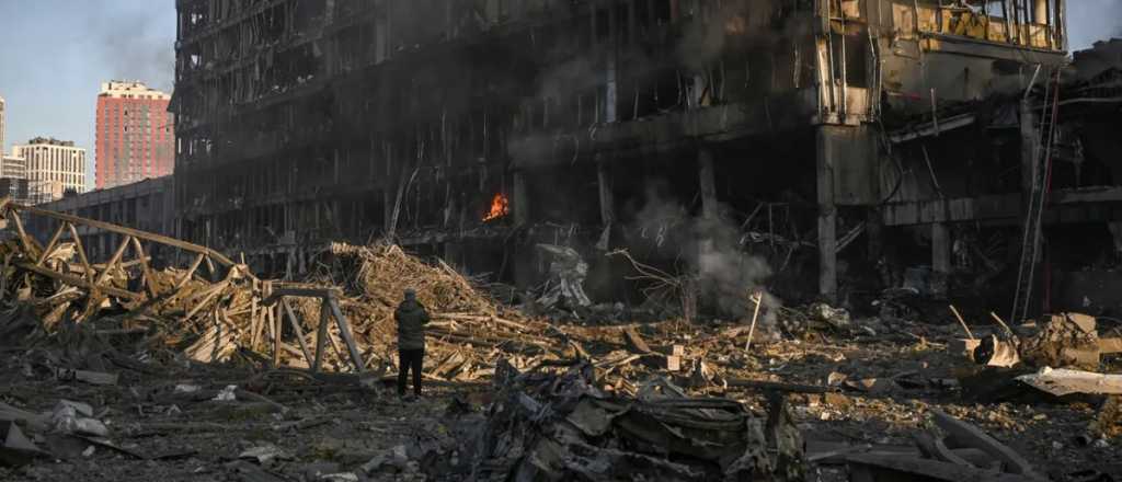 Bombardearon un shopping, hay 8 muertos y Rusia negó autoría