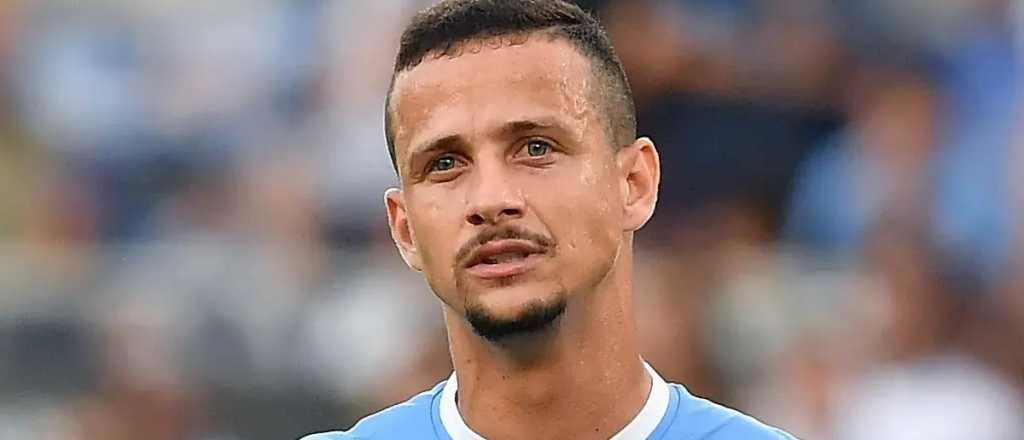 Renunci&oacute; a jugar en Brasil y apuntan contra Tite