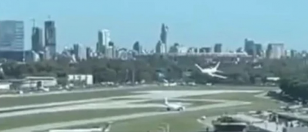 Video: la peligrosa maniobra de un avión presidencial en Aeroparque