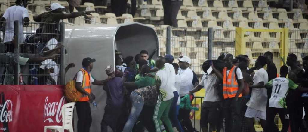 Murió un médico de la FIFA tras los incidentes entre Nigeria y Ghana