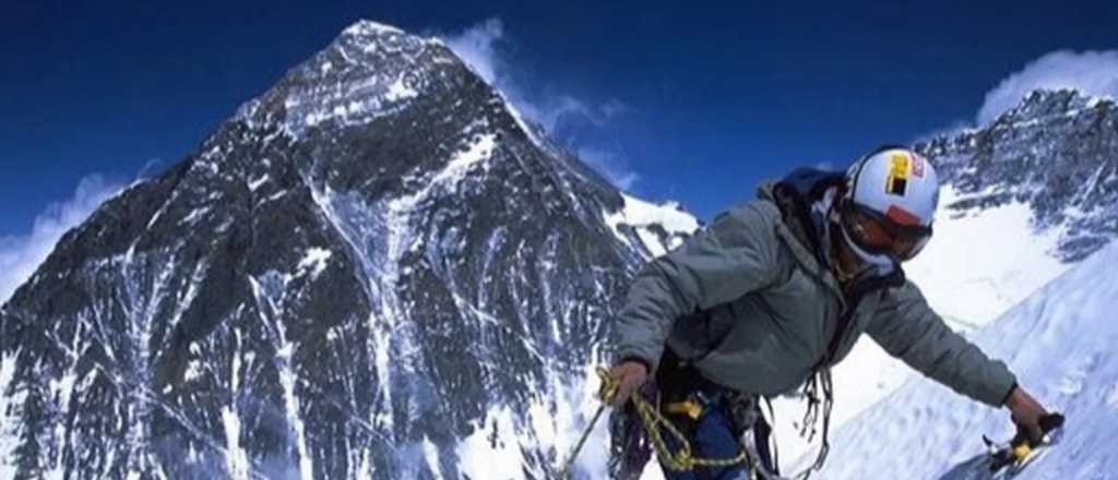 Un alpinista argentino estuvo sepultado 23 minutos bajo la nieve