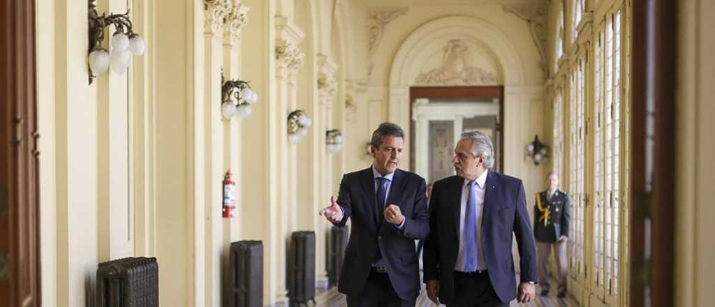 Alberto convocó una reunión de urgencia tras la renuncia de Guzmán