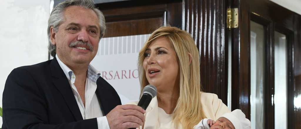 El hijo de Alberto y Fabiola cumplió un mes y compartieron sus fotos