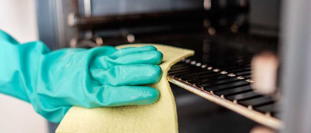 El truco infalible para sacar la grasa del horno sin gastar de m&aacute;s