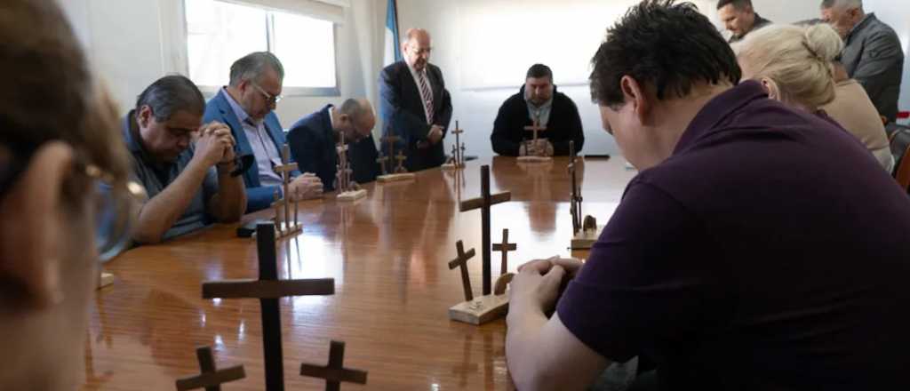 El regalo de Las Heras a los l&iacute;deres religiosos del departamento