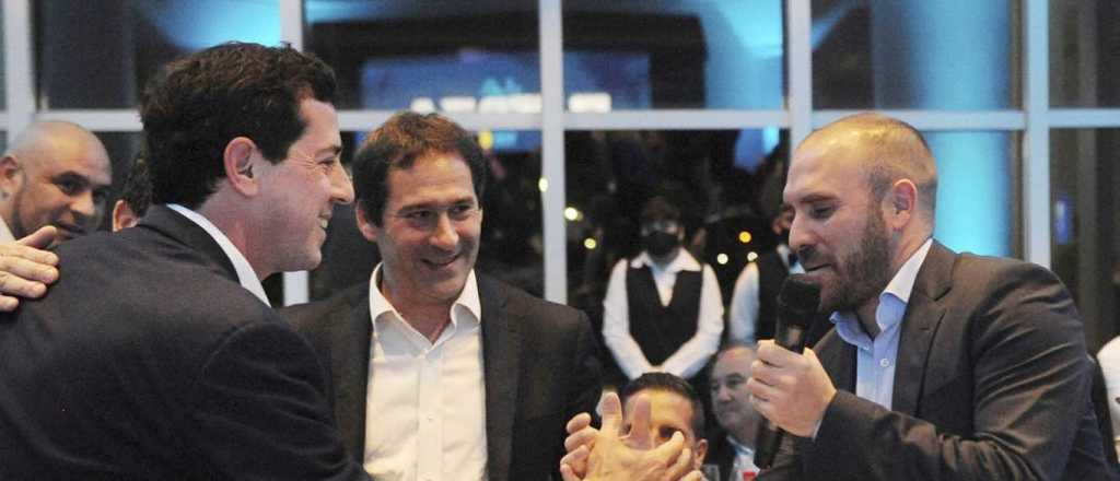 Guzm&aacute;n posterg&oacute; su viaje a EEUU para reunirse con el FMI y har&iacute;a anuncios