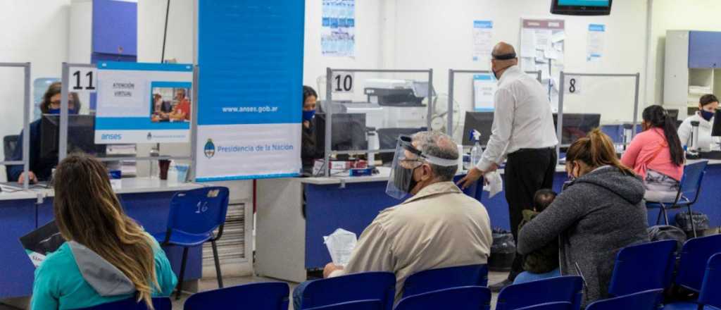 Colaps&oacute; "Mi Anses" en el primer d&iacute;a de inscripciones al bono de 18 mil