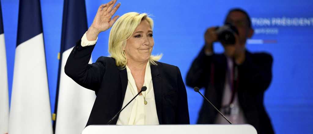 Jubilaciones: Marine Le Pen acusa a Macron de empujar un "estallido social" 
