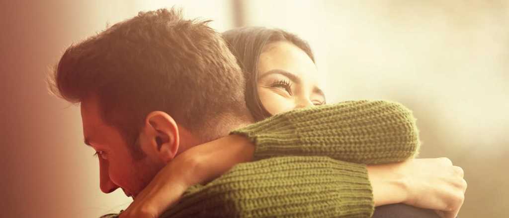 Tu manera de abrazar te dirá lo que buscás en una relación