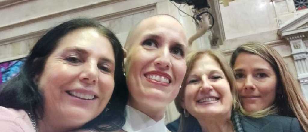 Jimena Latorre asisti&oacute; al Congreso en medio de su lucha contra el c&aacute;ncer
