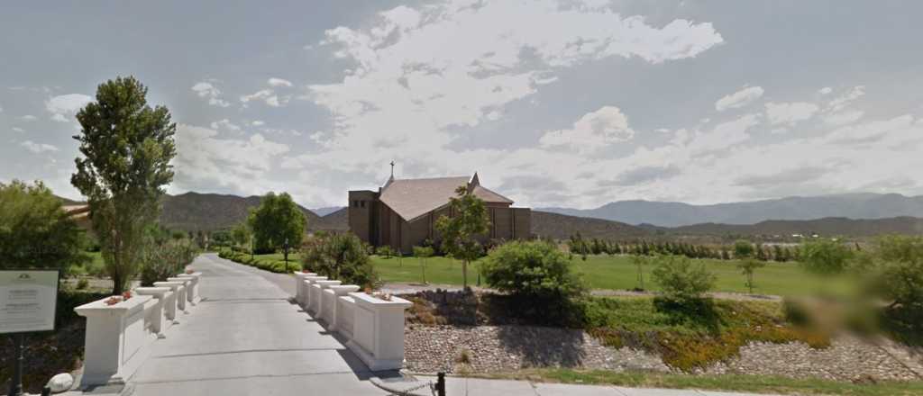 Quiso mojarse los pies y se ahog&oacute; en un cementerio de Godoy Cruz