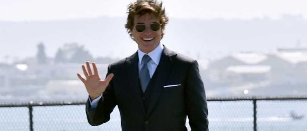 Tom Cruise lleg&oacute; en helic&oacute;ptero al preestreno de "Top Gun Maverick"