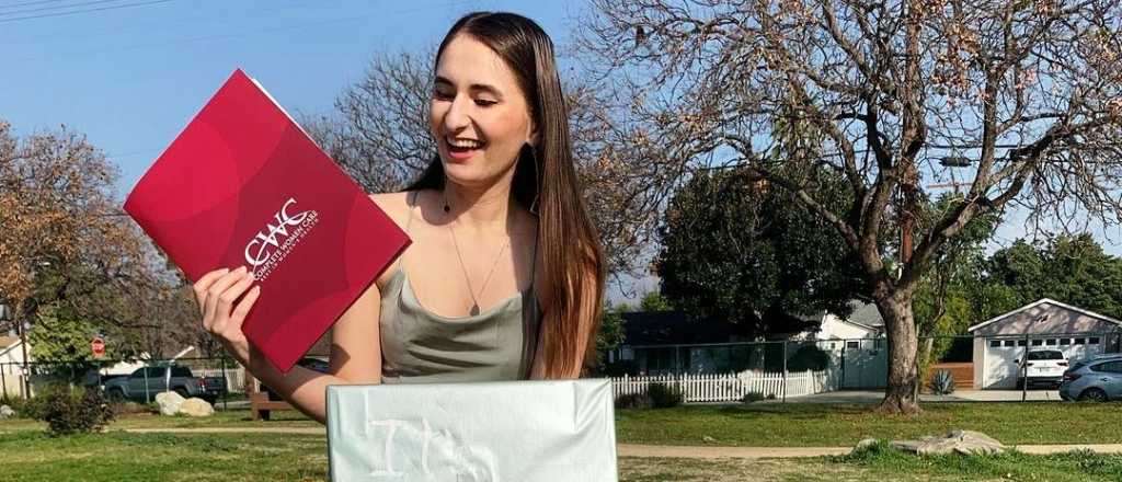 Video: así festejó una modelo de 25 años que se operó para no tener hijos