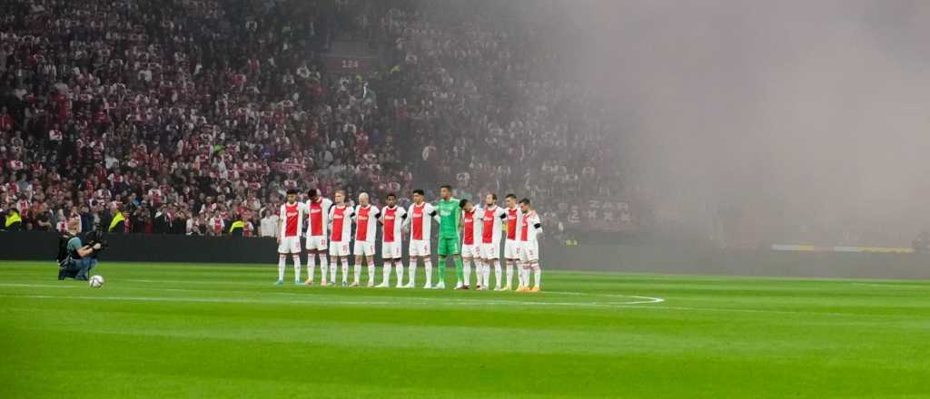 Un exjugador del Ajax murió tras recibir una paliza de su familia