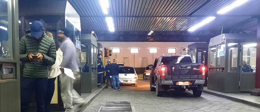 Dos chilenos intentaron ingresar a Mendoza con 200 mil euros pegados al cuerpo