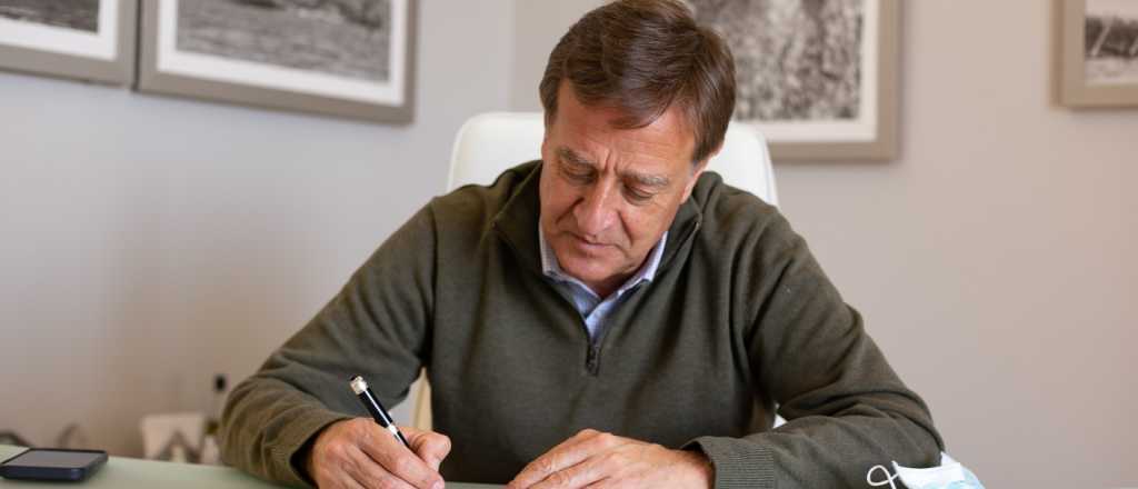 Por decreto, Suarez convocó a dialogar a los anestesistas