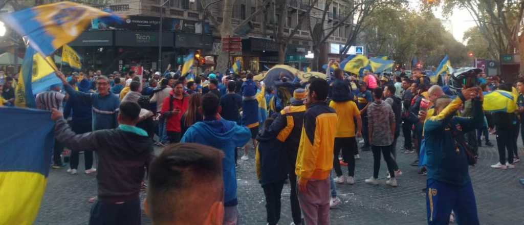 Locura en el centro de Mendoza por Boca campe&oacute;n