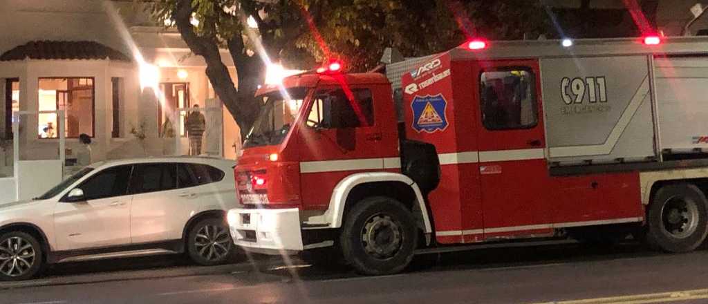 Un principio de incendio ocurrió en un local top de calle Emilio Civit