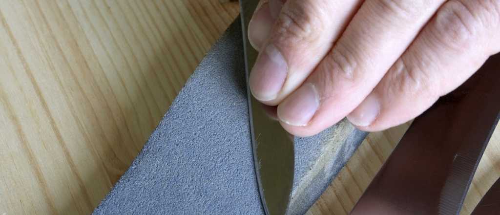 As&iacute; pod&eacute;s afilar un cuchillo con lo que ten&eacute;s a mano en casa