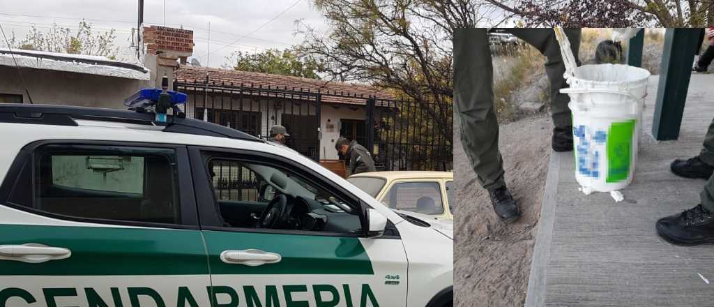 Los atrapan con coca&iacute;na en un tacho de enduido y hubo 5 allanamientos
