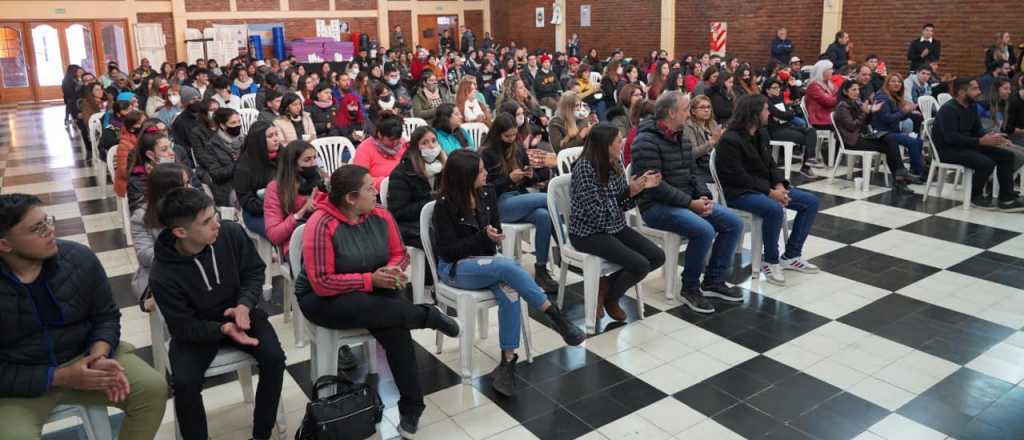M&aacute;s de 500 j&oacute;venes inscriptos en las capacitaciones de oficios