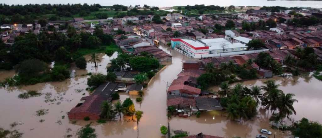 Al menos 84 muertos por las inundaciones en el Noreste de Brasil