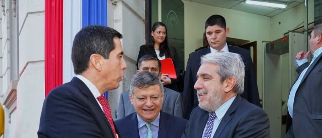 Aníbal Fernández propuso a Paraguay trabajar en equipo para frenar a los narcos