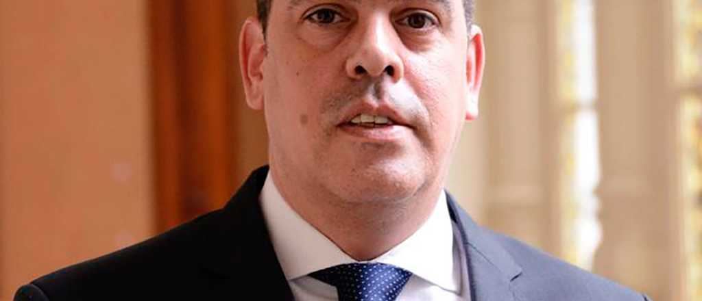 Diego Armesto: "Es una locura aumentar los miembros de la Corte"