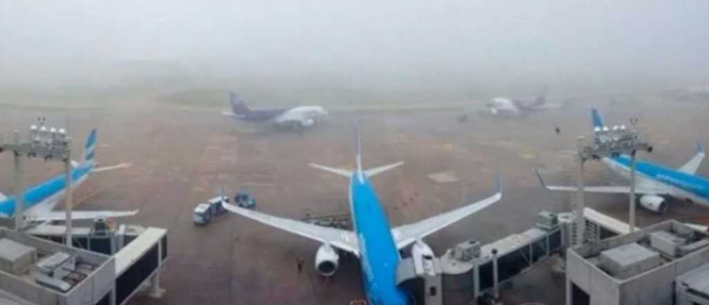 Siguen las demoras, desv&iacute;os y cancelaciones de vuelos en Ezeiza y Aeroparque