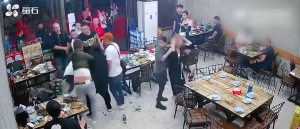 Violenta agresión contra mujeres en un restaurante de China