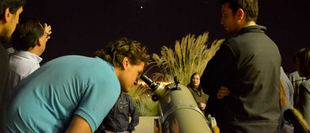 Ciudad invita a un encuentro de astroturismo en la terraza de la Muni