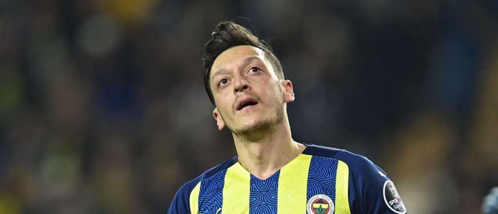 El ins&oacute;lito motivo por el que Mesut &Ouml;zil se retirar&iacute;a del f&uacute;tbol