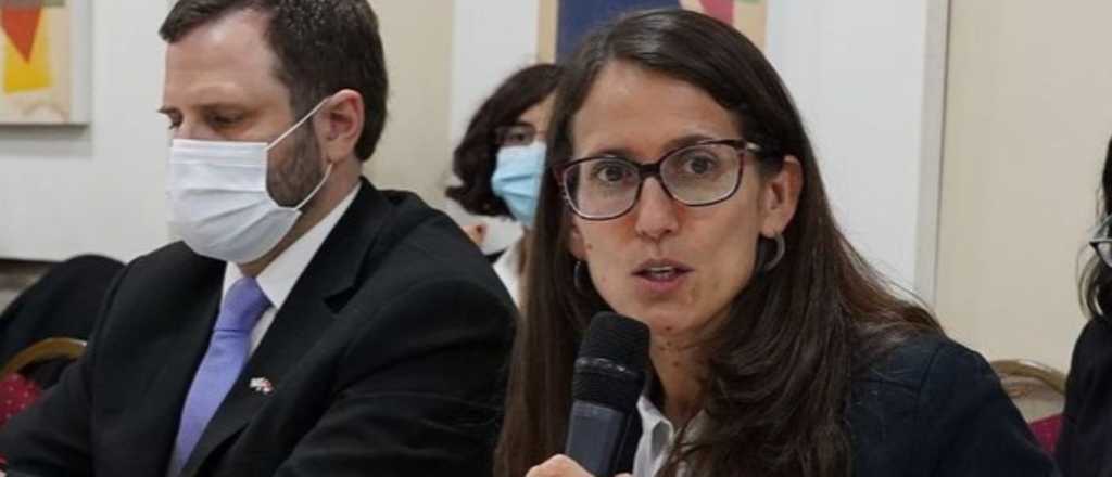 El Ministerio de la Mujer contrató más de un empleado por día