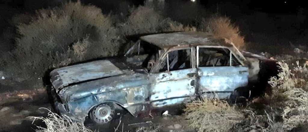 Video: este es lugar y el auto incendiado que ten&iacute;a un cad&aacute;ver en el ba&uacute;l