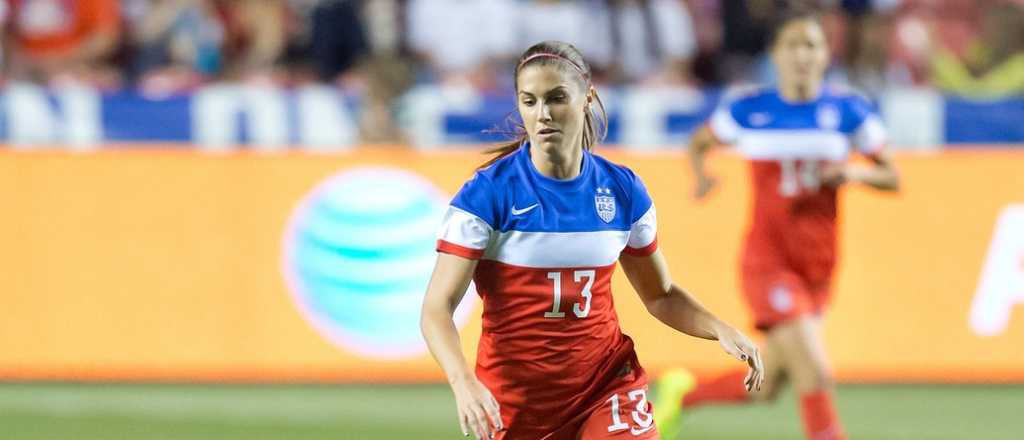 La futbolista m&aacute;s linda del mundo hizo un golazo de pechito