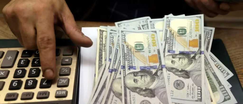 Lunes negro para la econom&iacute;a argentina