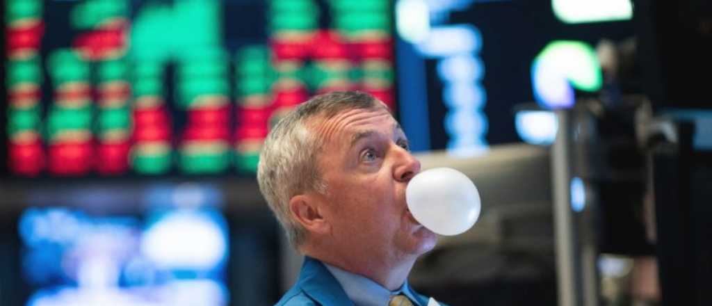 Por desconfianza, los bonos y acciones caen en Wall Street
