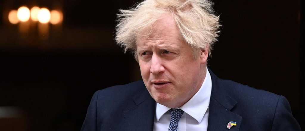 Renunciaron 14 miembros del gabinete de Boris Johnson