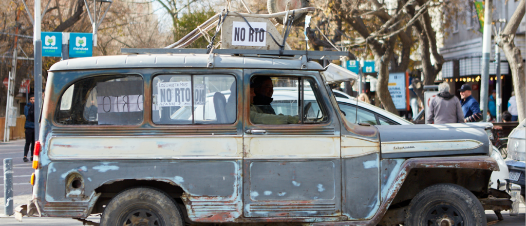 En una vieja estanciera, un conductor protestó contra la RTO