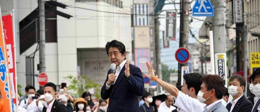Video: así fue el momento en el que balearon al ex premier japonés