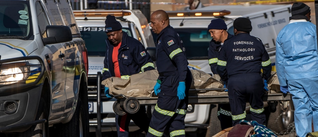 Al menos 19 muertos en Sudáfrica en dos tiroteos en bares