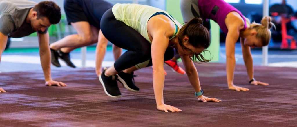 Aprend&eacute; estos 10 ejercicios b&aacute;sicos para mantenerte en forma