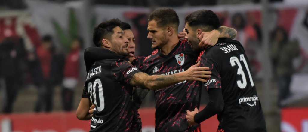River goleó a Barracas, volvió a sonreír y está en octavos de la Copa Argentina