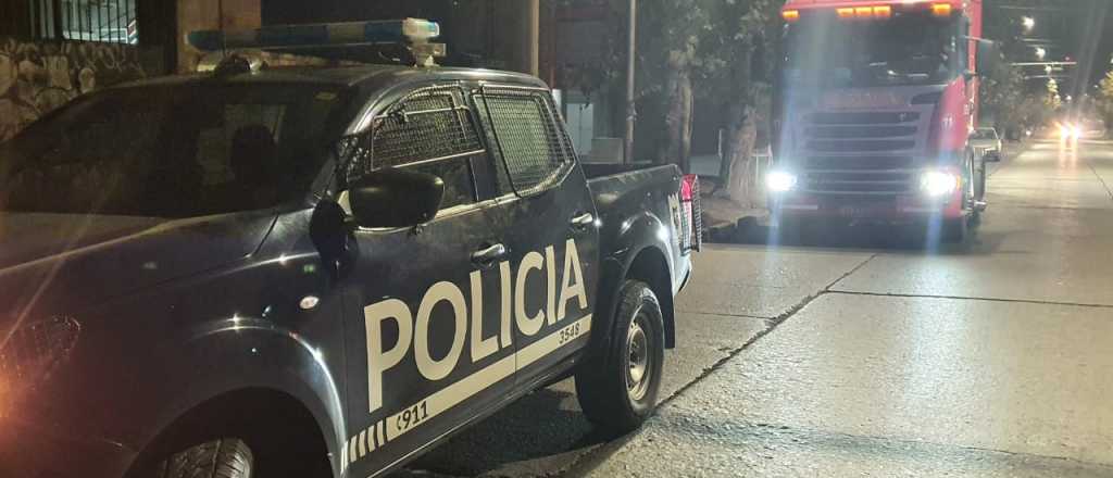 Un camionero fue detenido por manejar ebrio y a contramano en Guaymallén